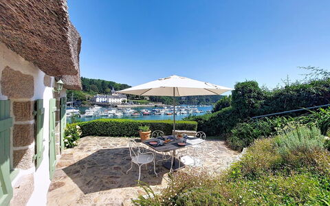 La Chaumière: Shrub, Garden, Hedge, Landscaping, Eco Hotel