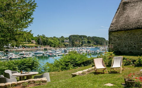 La Chaumière: Plant, Water, Sky, Boat, Natural Landscape, Watercraft, Land Lot, Body Of Water, Lake, Grass
