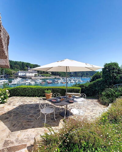 La Chaumière: Shrub, Garden, Hedge, Landscaping, Eco Hotel