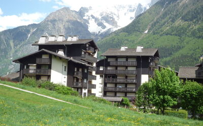 Chamonix 10: Cloud, Sky, Water, Property, Building, Plant, Blue, Swimming Pool, Azure, Natural Landscape
