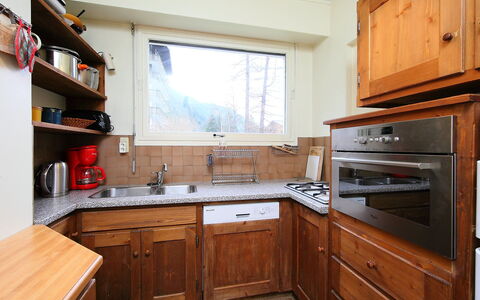 Chamonix 100: Countertop, Cabinetry, Kitchen Sink, Property, Furniture, Building, Sink, Kitchen, Tap, Wood