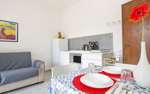 More e Lamponi: Picture Frame, Furniture, Property, White, Orange, Decoration, Interior Design, Floor, Flooring, Comfort