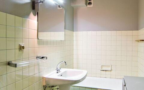 Chamonix 145: Mirror, Tap, Plumbing Fixture, Sink, Bathroom Sink, Property, Photograph, Building, Bathroom, Black