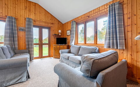 Drumnadrochit 700: Furniture, Plant, Couch, Window, Building, Comfort, Shade, Wood, Interior Design, Floor