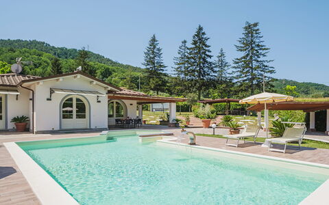 Versilia Holiday: Water, Sky, Plant, Property, Swimming Pool, Building, Azure, Tree, Architecture, Shade