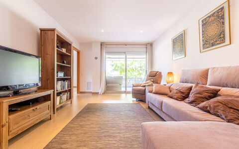 Luxor: Furniture, Property, Cabinetry, Picture Frame, Building, Couch, Wood, Lighting, Interior Design, Comfort