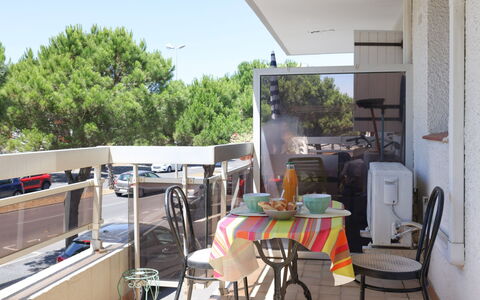 Le Byblos: Property, Furniture, Sky, Tree, Chair, Shade, Table, Real Estate, Gas, Wood