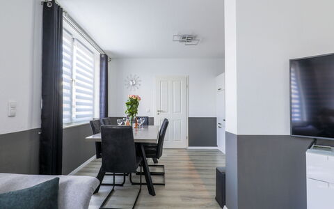 Wingst 655: Furniture, Table, Property, Plant, Chair, Houseplant, Building, Window, Interior Design, Architecture