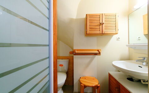 Les Periades: Building, Furniture, Sink, Wood, Interior Design, Flooring, Floor, Wall, Hardwood