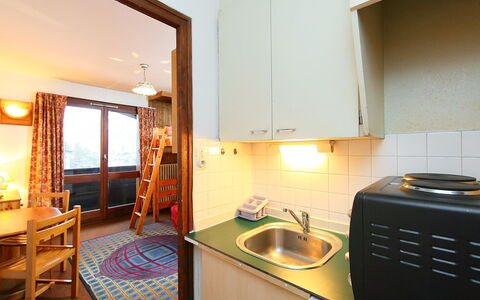 Les Periades: Room, Property, Furniture, Building, House, Kitchen, Interior Design, Real Estate, Countertop, Floor