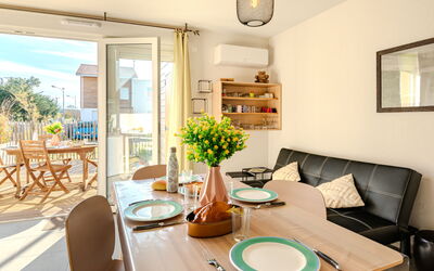 Accommodation:&nbsp;Soleil Couchant 805.7