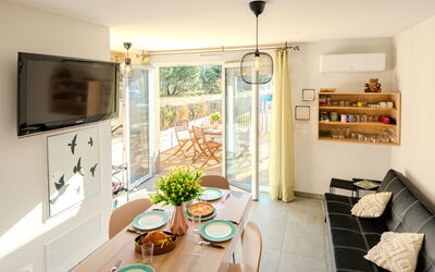 Accommodation:&nbsp;Soleil Couchant 805.7