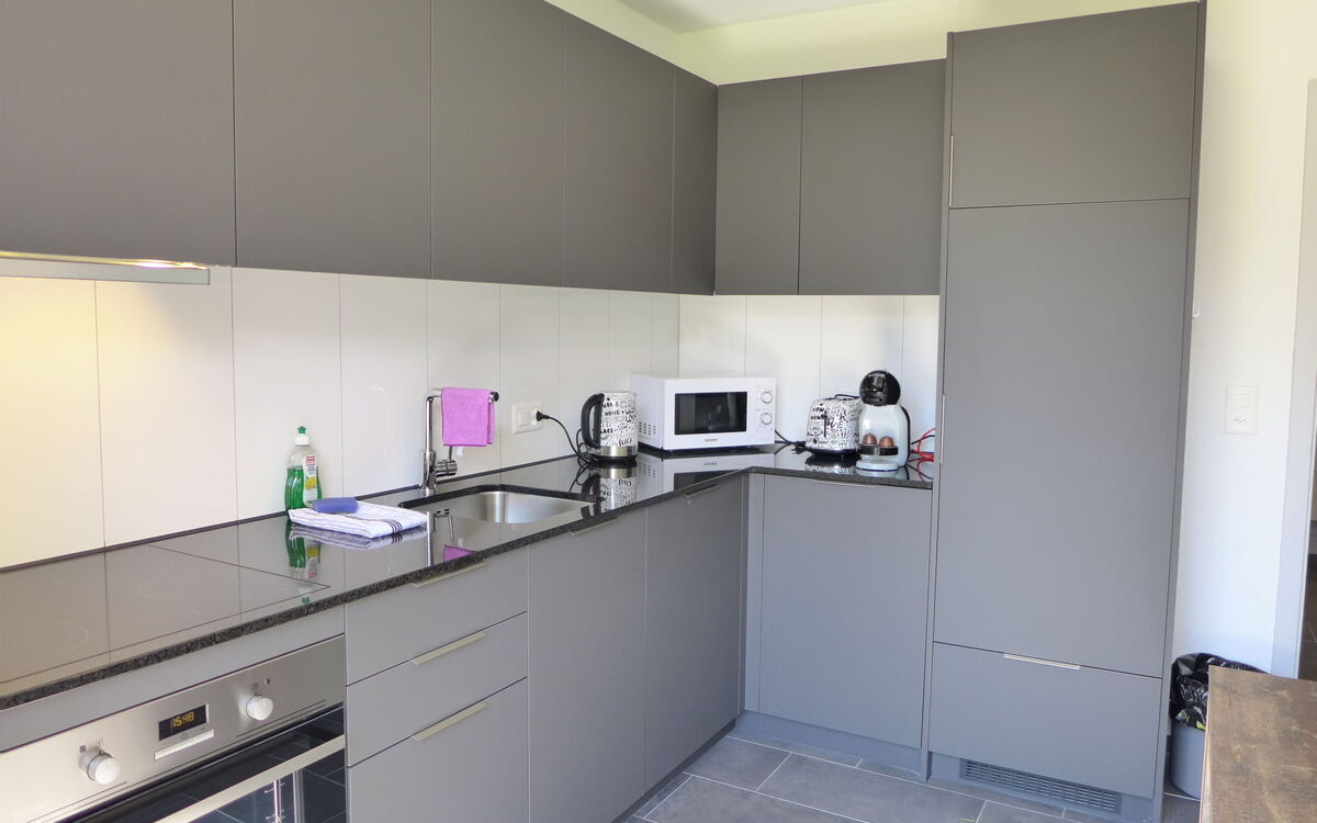 Accommodation:&nbsp;Henry'S 100 130.3