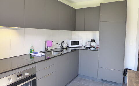 Accommodation:&nbsp;Henry'S 100 130.3