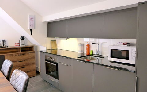 Accommodation:&nbsp;Henry'S 300 130.1