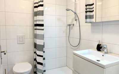 Accommodation:&nbsp;Henry'S 100 130.3