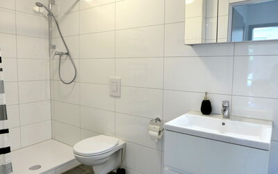 Accommodation:&nbsp;Henry'S 100 130.3