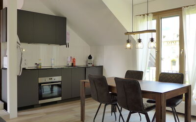 Accommodation:&nbsp;Henry'S 202 130.2