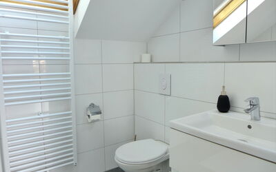 Accommodation:&nbsp;Henry'S 202 130.2