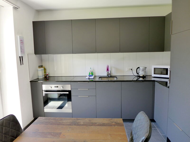 Accommodation:&nbsp;Henry'S 100 130.3