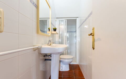 Cantamar: Mirror, Tap, Plumbing Fixture, Sink, Property, Bathroom Sink, Bathroom, Building, Purple, Interior Design