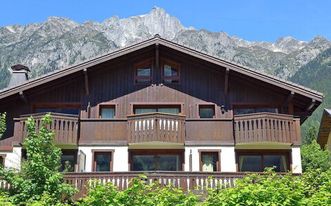 Le Krystor: Sky, Plant, Mountain, Property, Window, Building, Wood, Tree, House, Land Lot