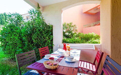 Domaine Varazur: Table, Furniture, Property, Plant, Chair, Tableware, Outdoor Furniture, Houseplant, Interior Design, Window