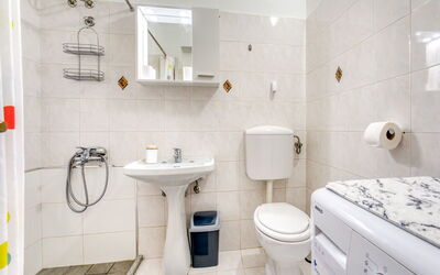Accommodation:&nbsp;Edo 122.2