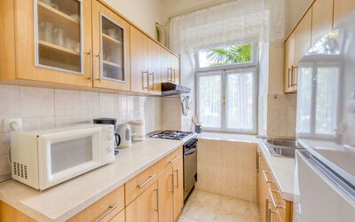 Accommodation:&nbsp;Edo 122.2