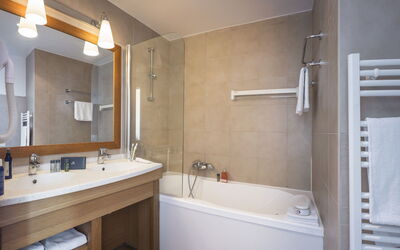 Accommodation:&nbsp;Lakeside Cottage Vip 601.9