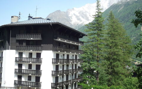 Les Aiguilles du Brévent: Sky, Mountain, Building, Plant, Window, Tree, Biome, Urban Design, Landscape, Natural Landscape