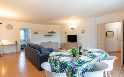 Accommodation:&nbsp;Terre du Soleil 225.1