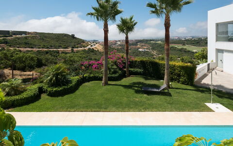 Cortesin: Cloud, Plant, Sky, Property, Daytime, Plant Community, Tree, Building, Green, Nature