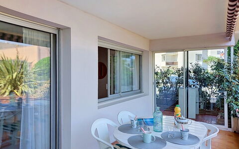 Arcachon 240: Resort, Swimming Pool, Estate, Shade, Landscaping, Eco Hotel, Hotel, Villa