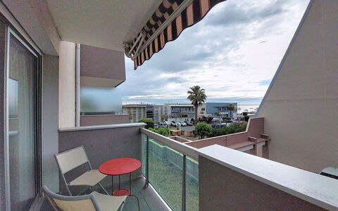 Accommodation:&nbsp;Port Soleil 240.6