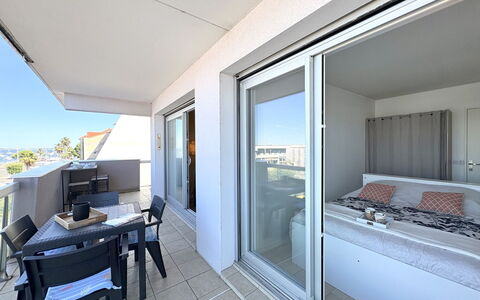 Accommodation:&nbsp;Port Soleil 240.5