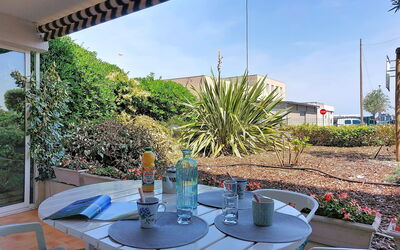 Arcachon 240: Resort, Swimming Pool, Estate, Shade, Landscaping, Eco Hotel, Hotel, Villa