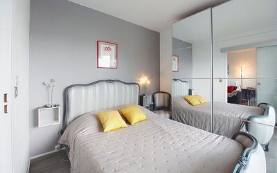 Accommodation:&nbsp;Port Soleil 240.6