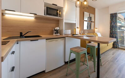 Accommodation:&nbsp;Port Soleil 240.4