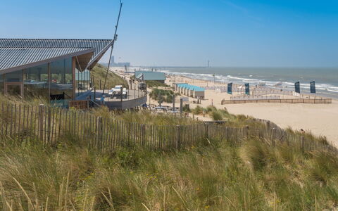 Rozenhof with Parking: Sky, Water, Plant, Building, Coastal And Oceanic Landforms, Beach, Cloud, Grass, Landscape, Horizon