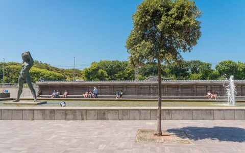 Rozenhof with Parking: Sky, Tree, Leisure, Road Surface, Urban Design, Landscape, Recreation, City, Road, Water Feature