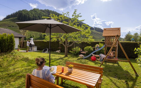 Bruck 420: Cloud, Plant, Sky, Nature, Leaf, Botany, Shade, Umbrella, Outdoor Furniture, Grass