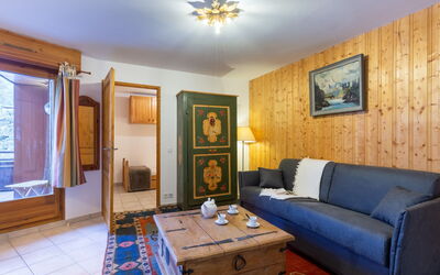 L'Espace Montagne 480.17: Picture Frame, Property, Furniture, Blue, Couch, Wood, Azure, Table, Lighting, Living Room