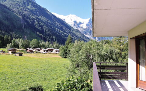 Chamonix 490: Sky, Plant, Mountain, Property, Daytime, Ecoregion, Green, Building, Natural Landscape, Tree