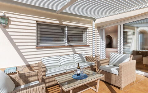 Accommodation:&nbsp;Panorama 413.2