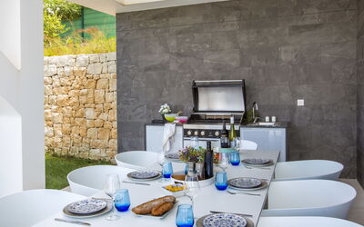 Villa Atina