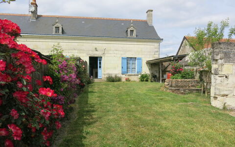 Les Landes du Chinonais: Sky, Plant, Cloud, Flower, Window, Building, House, Natural Landscape, Cottage, Shrub
