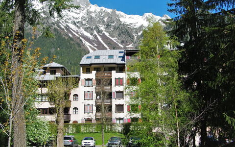 Chamonix 630: Building, Sky, Plant, Mountain, Property, Tree, Window, Natural Landscape, Car, Biome