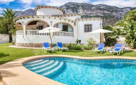 Villa Jolanda: Water, Plant, Cloud, Sky, Property, Building, Blue, Swimming Pool, Azure, Tree