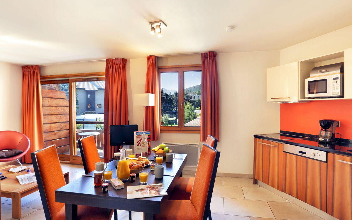 Accommodation:&nbsp;L'Adret 652.3